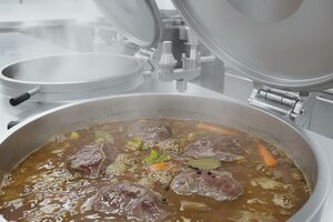 Не только для варки супа: ТОП-5 неожиданных блюд, которые раскроют потенциал вашего котла