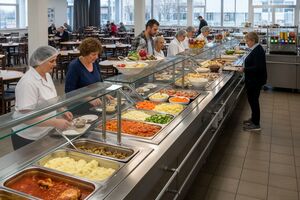 Свет, который продает: как правильное освещение линии раздачи увеличивает средний чек