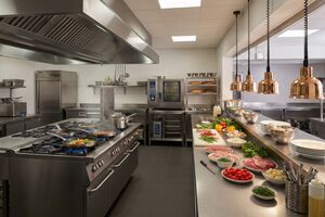 От окрошки до глинтвейна: как адаптировать вашу кухню к сезонному меню без новых затрат