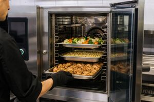 Пароконвектомат и режим регенерации: как разогревать готовые блюда без потери качества